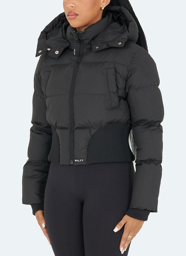 Pufferjacke mit tailliertem Schnitt - Schwarz