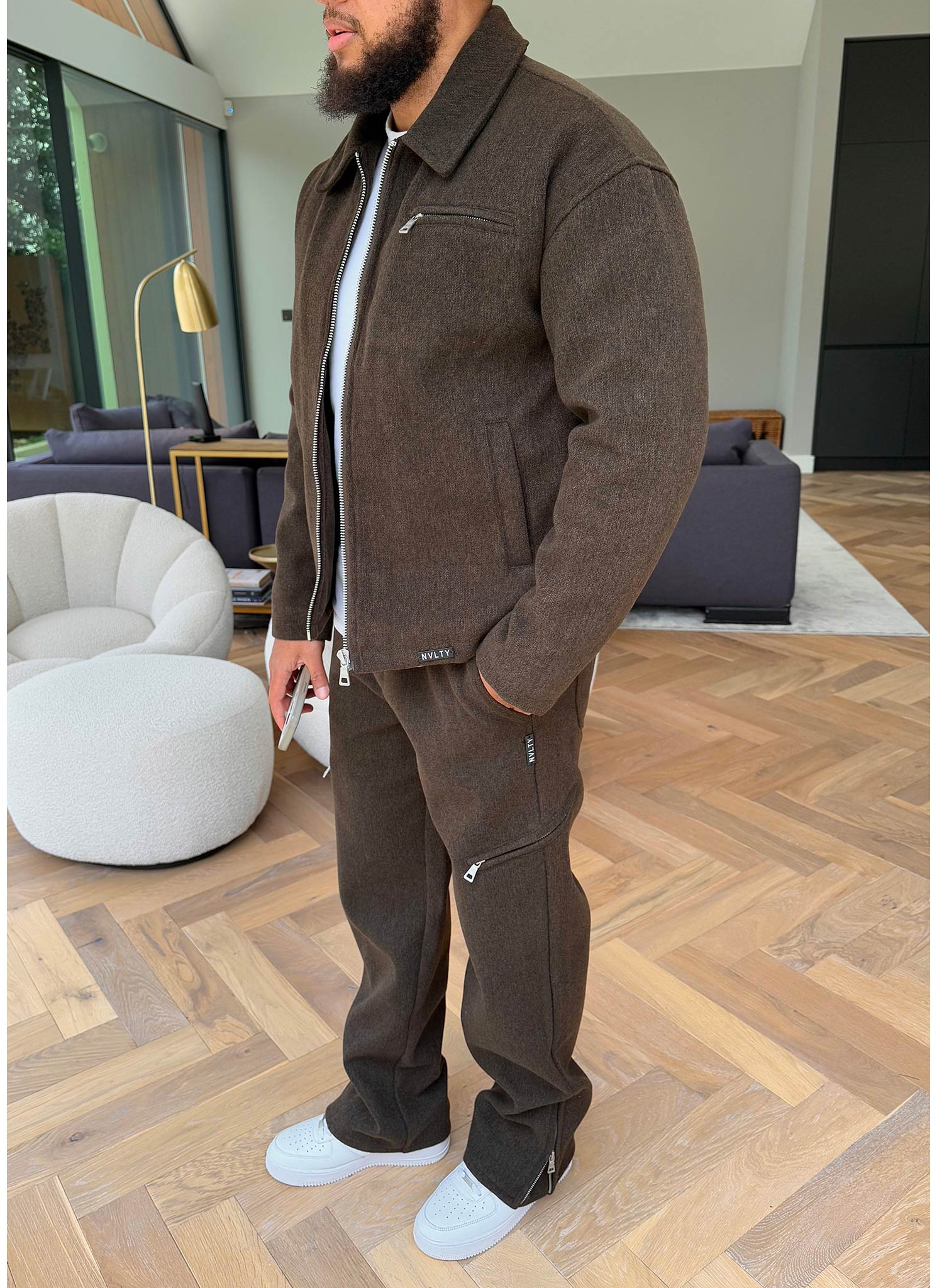 Strukturierte Reißverschlusshose aus schwerer Wolle - Braun