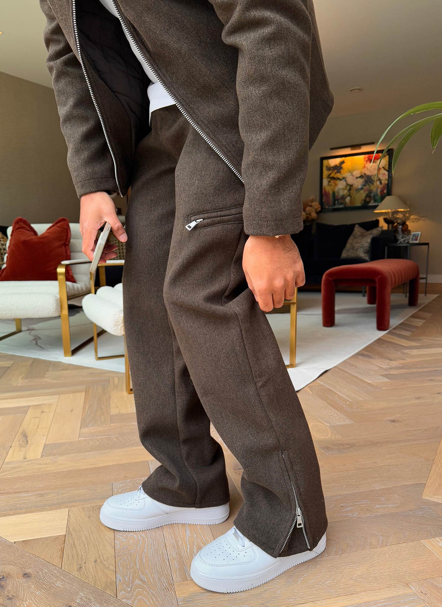 Strukturierte Reißverschlusshose aus schwerer Wolle - Braun