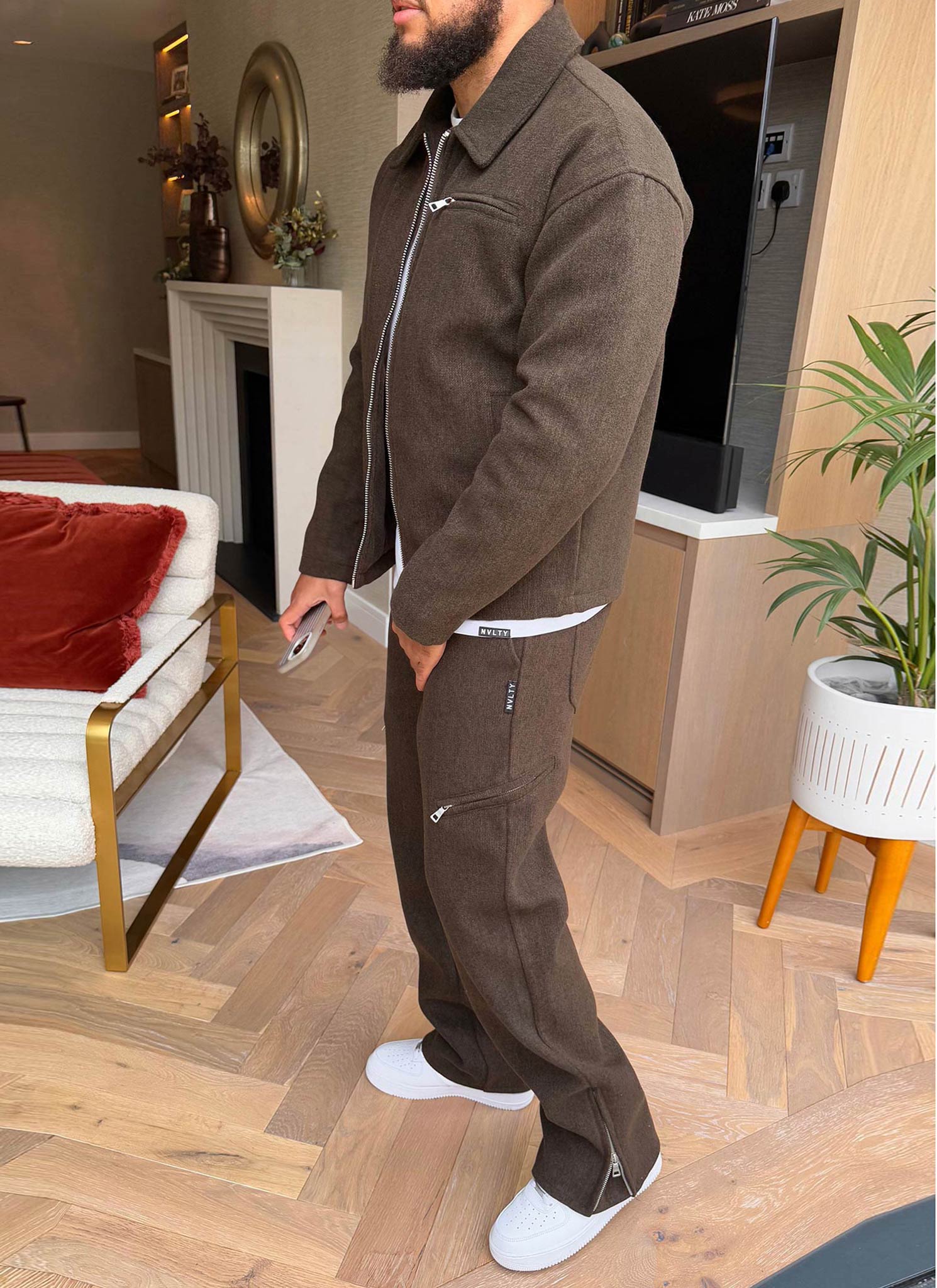 Strukturierte Reißverschlusshose aus schwerer Wolle - Braun