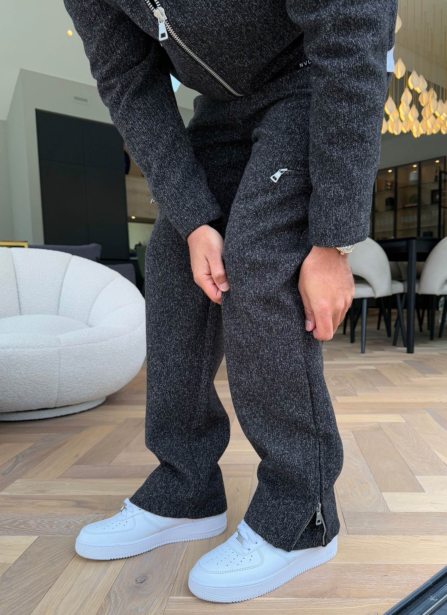 Strukturierte Reißverschlusshose aus schwerer Wolle - Schwarz