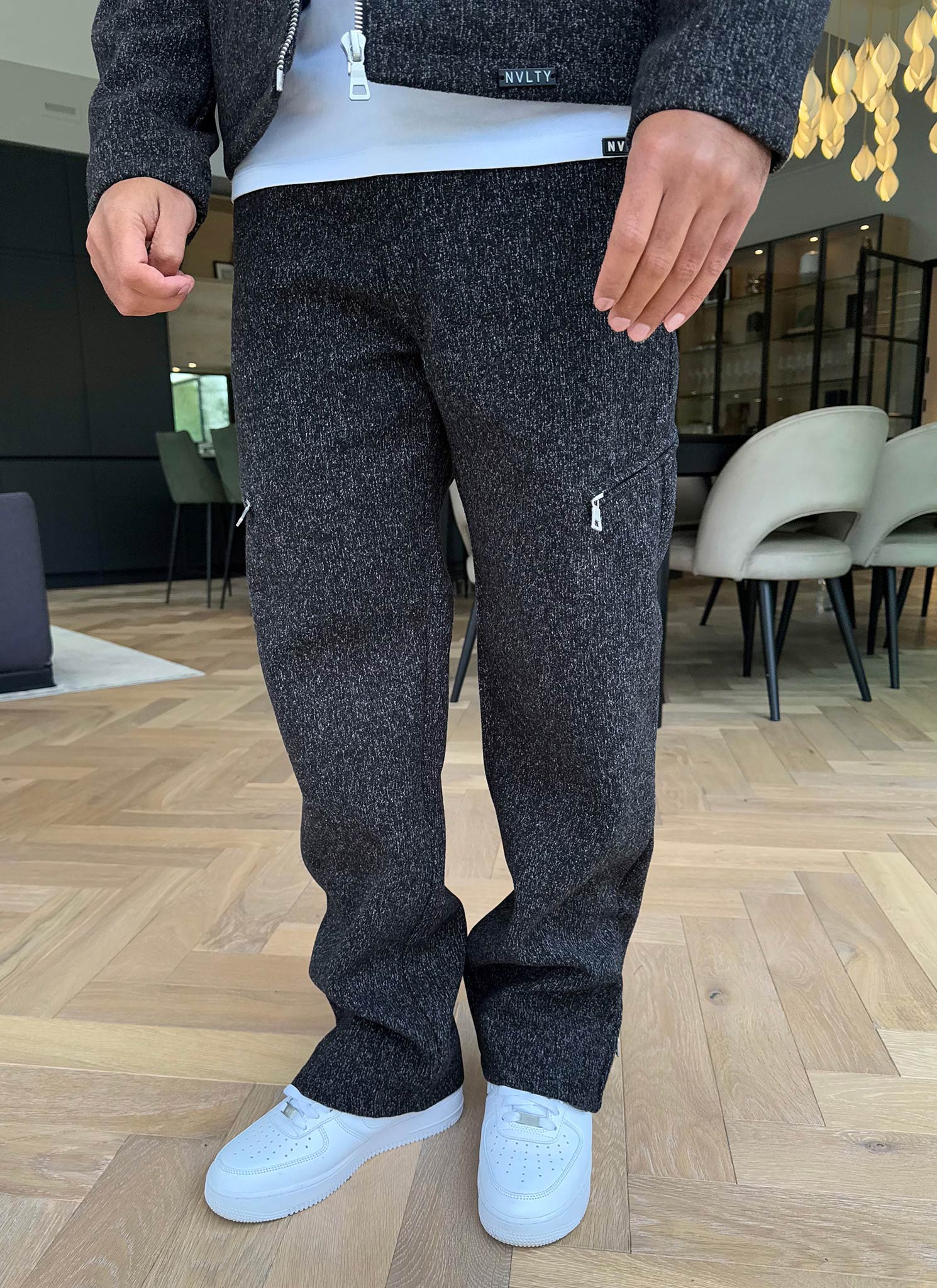 Strukturierte Reißverschlusshose aus schwerer Wolle - Schwarz