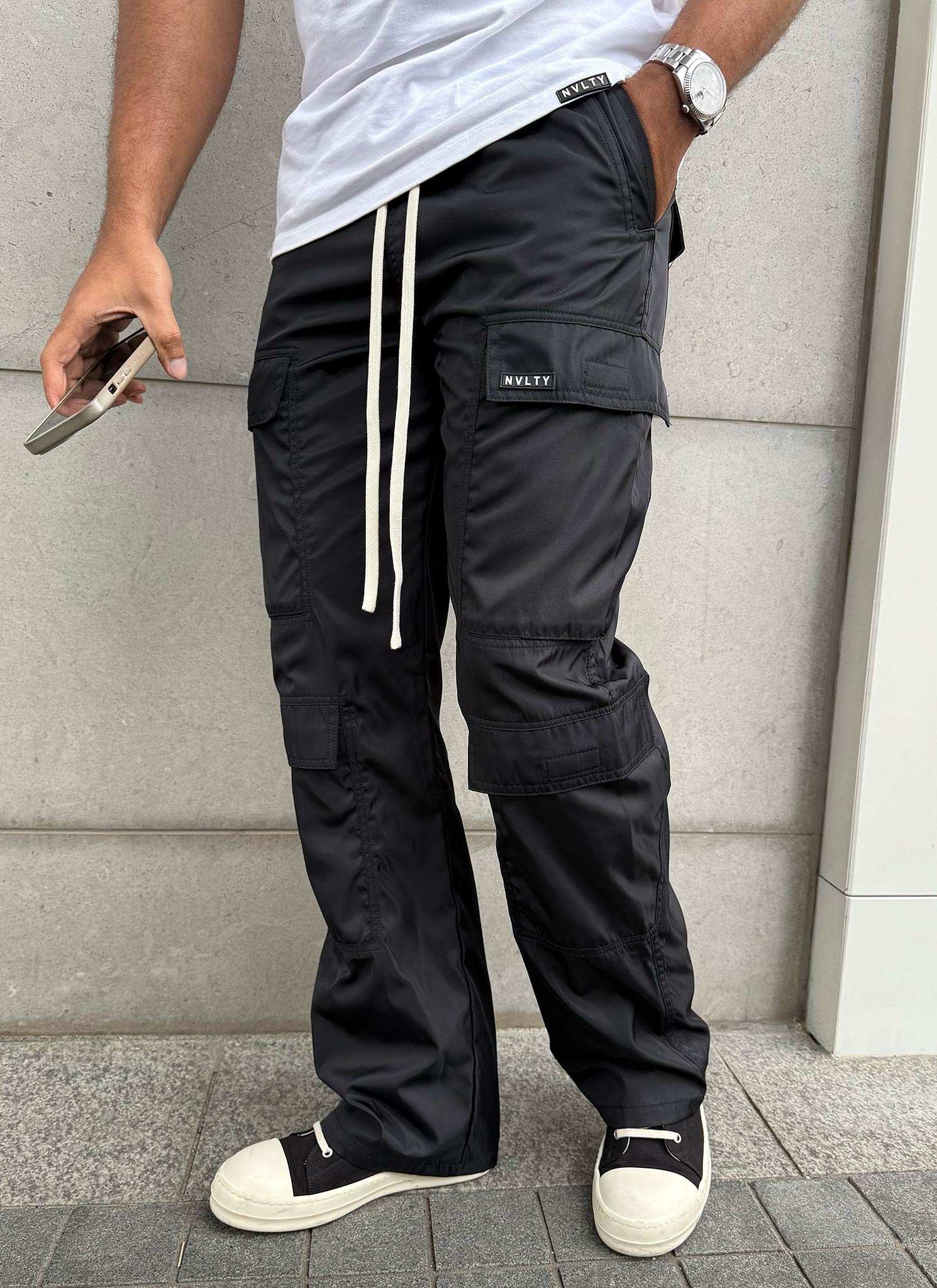 Nylon-Cargohose mit zwei Taschen - Schwarz