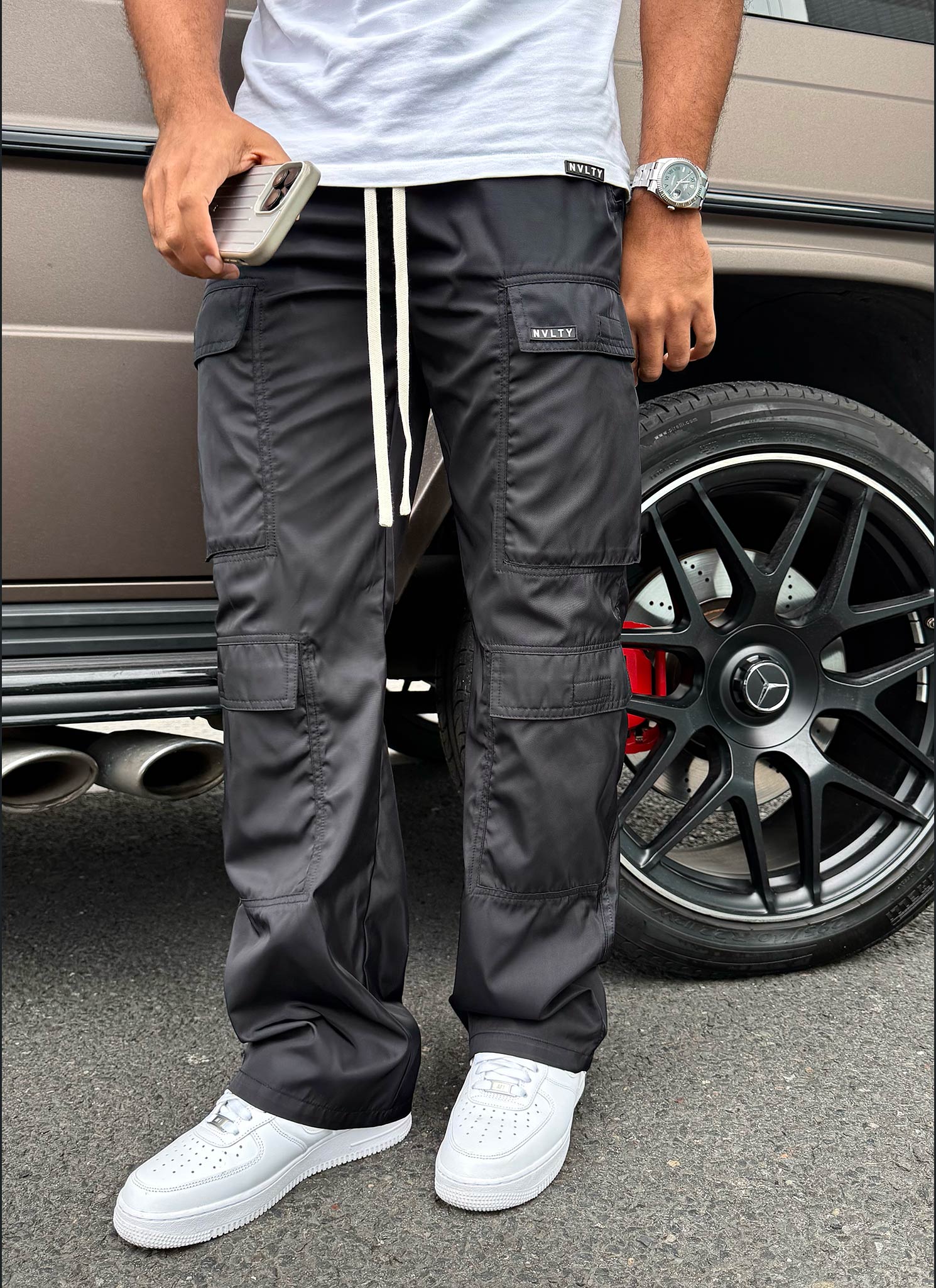 Nylon-Cargohose mit zwei Taschen - Schwarz