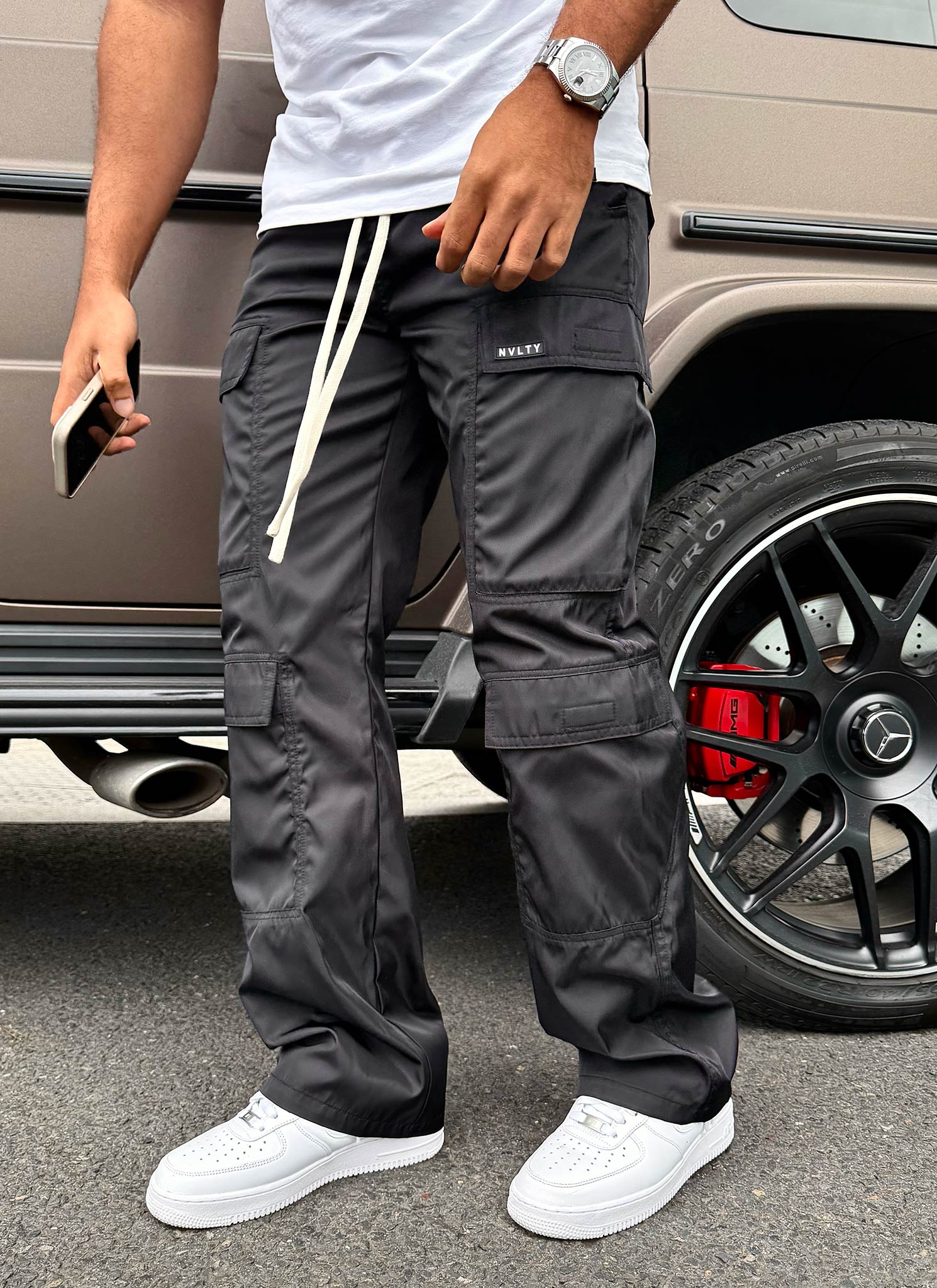 Nylon-Cargohose mit zwei Taschen - Schwarz