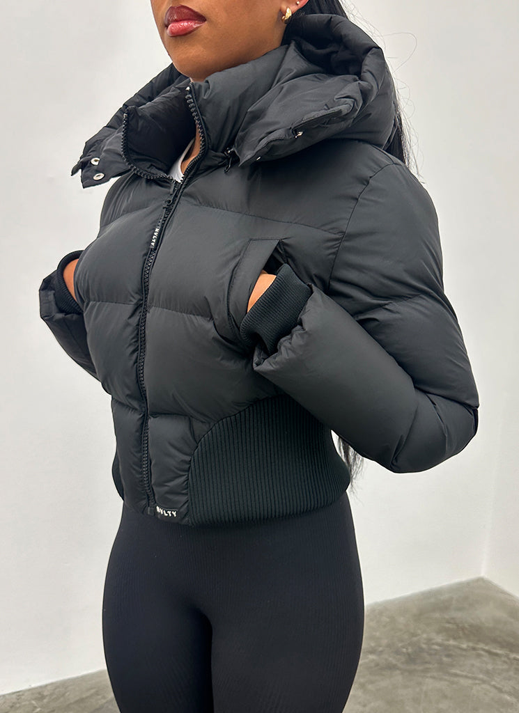 Pufferjacke mit tailliertem Schnitt - Schwarz