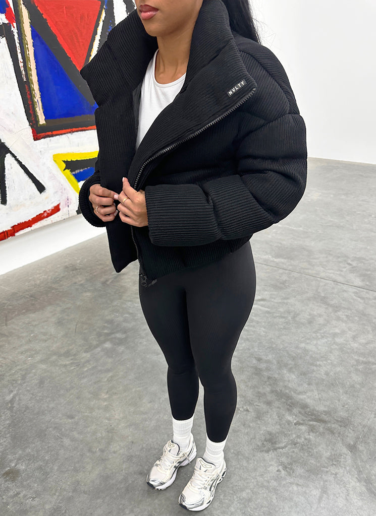 Steppjacke mit Schalkragen - Schwarz