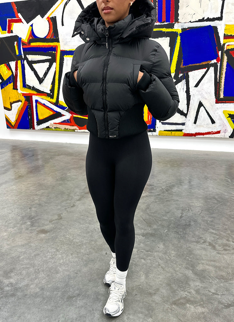 Pufferjacke mit tailliertem Schnitt - Schwarz