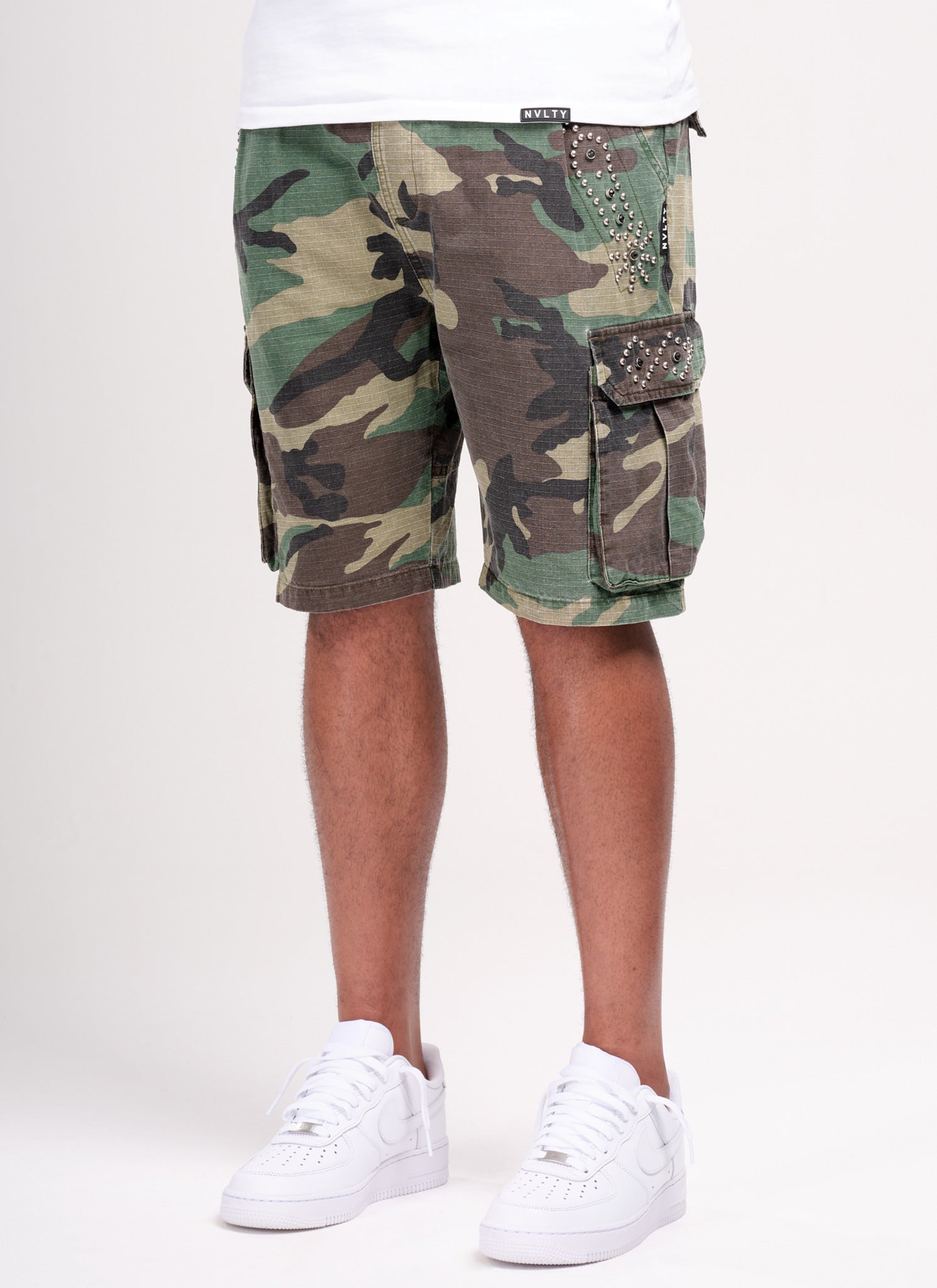 Vintage Cargo-Shorts mit Nieten - Camo