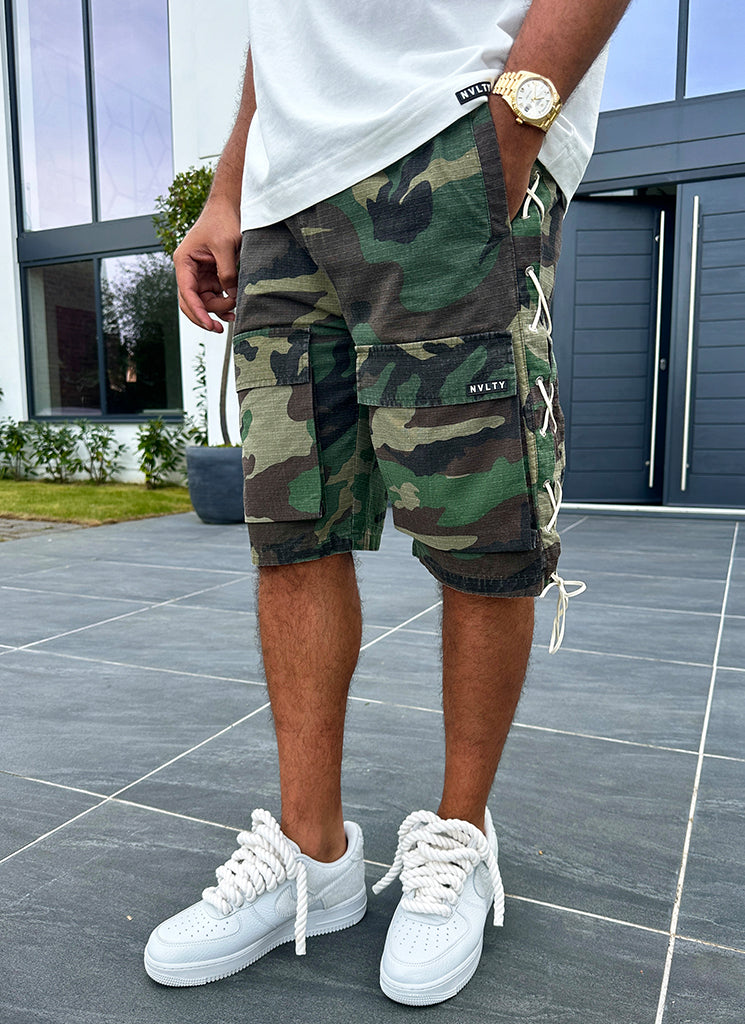 Vintage Cargo-Shorts mit Spitze – Camouflage