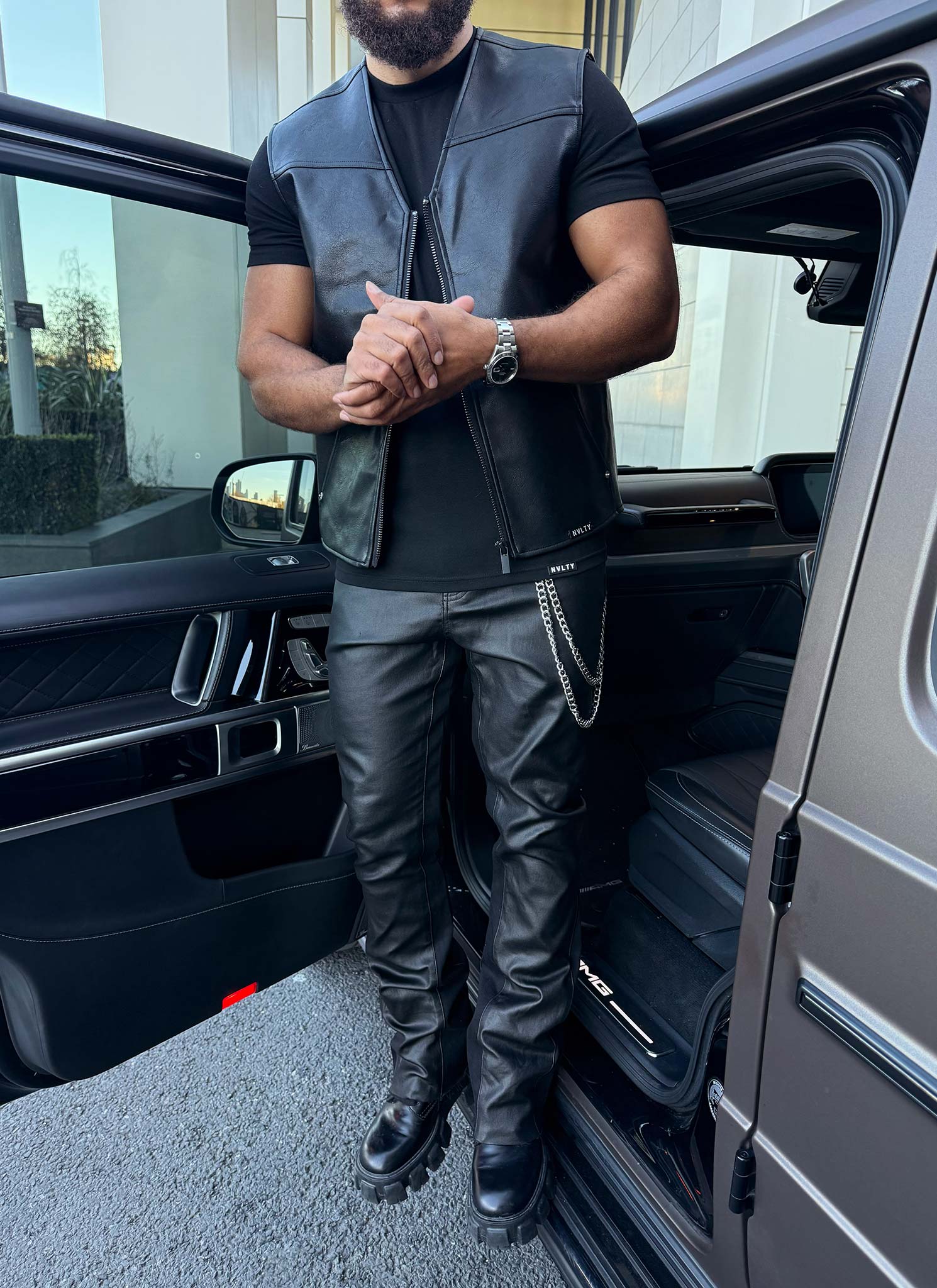 Leather Carpenter Rivet Vest - Black