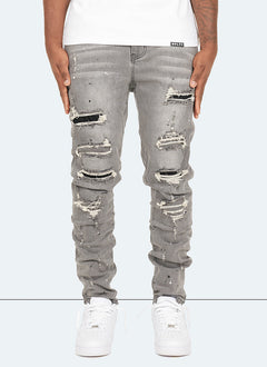 Reparierte Lackjeans – Hellgrau 