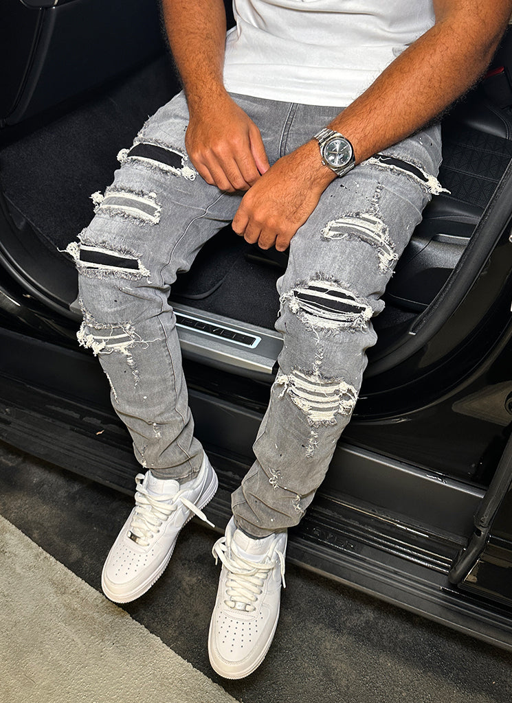 Reparierte Lackjeans – Hellgrau 