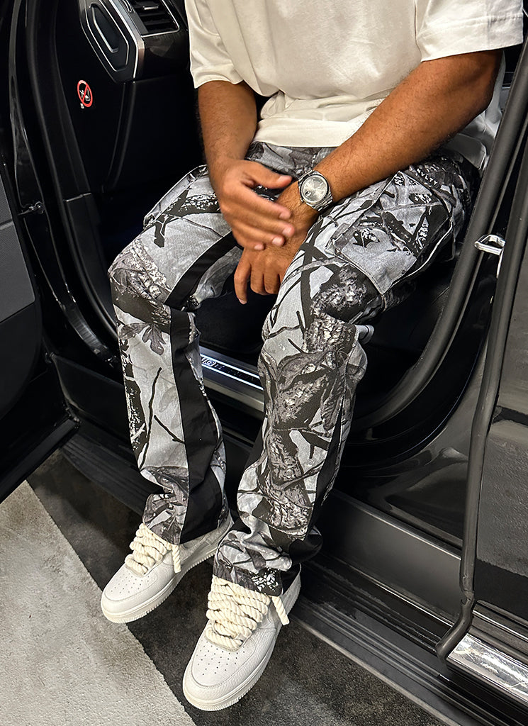 Vintage Flare Cargos - Black Tree Camo