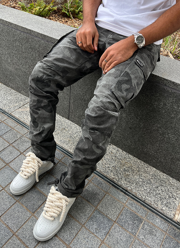 Vintage Cargos - Black Camo